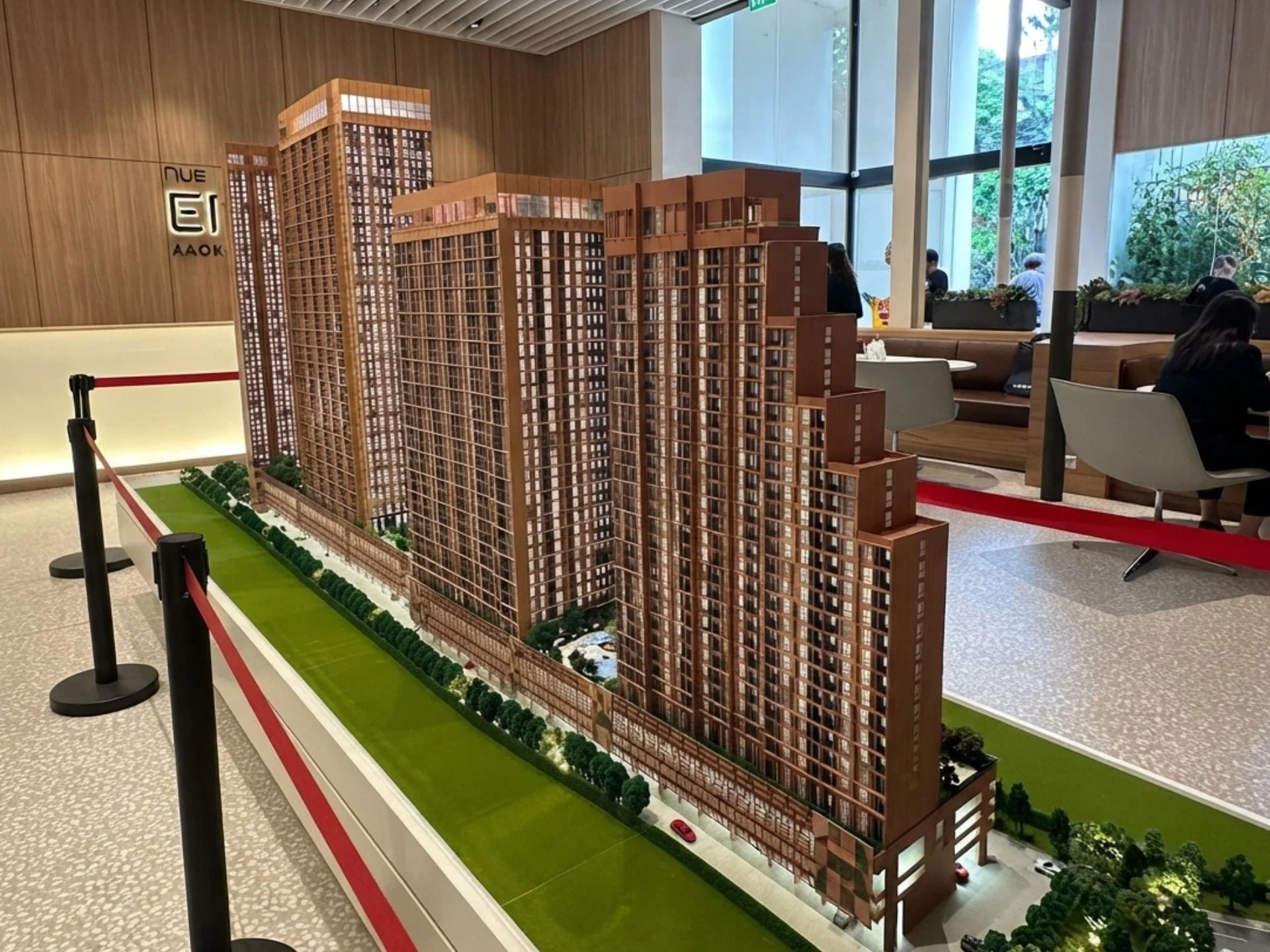 Архитектурная модель комплекса NUE Epic Asok-Rama 9 в офисе продаж, Бангкок
