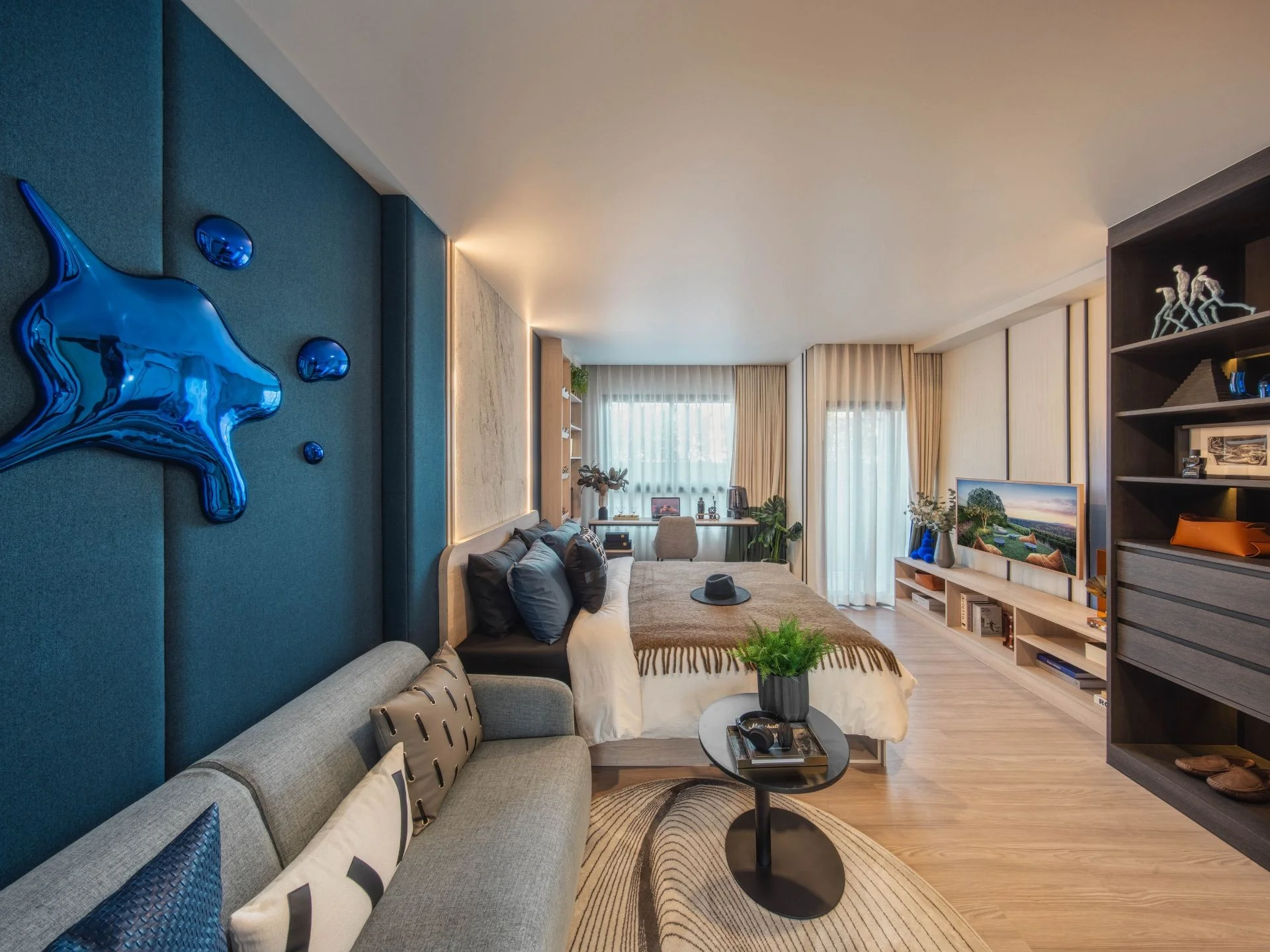 Интерьер гостиной в студии The Base Bukit, Таиланд