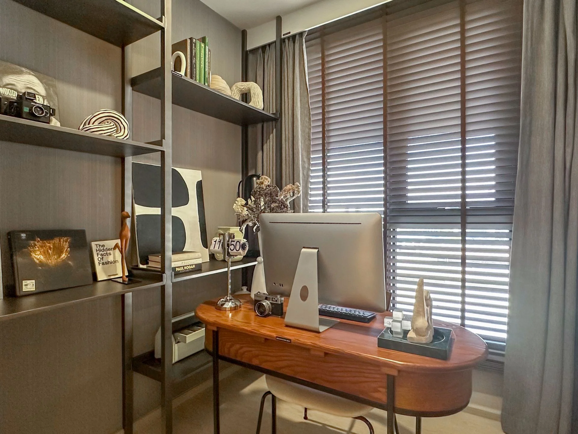 Домашний офис в 2-комнатной квартире Nue Riverest, Ratburana
