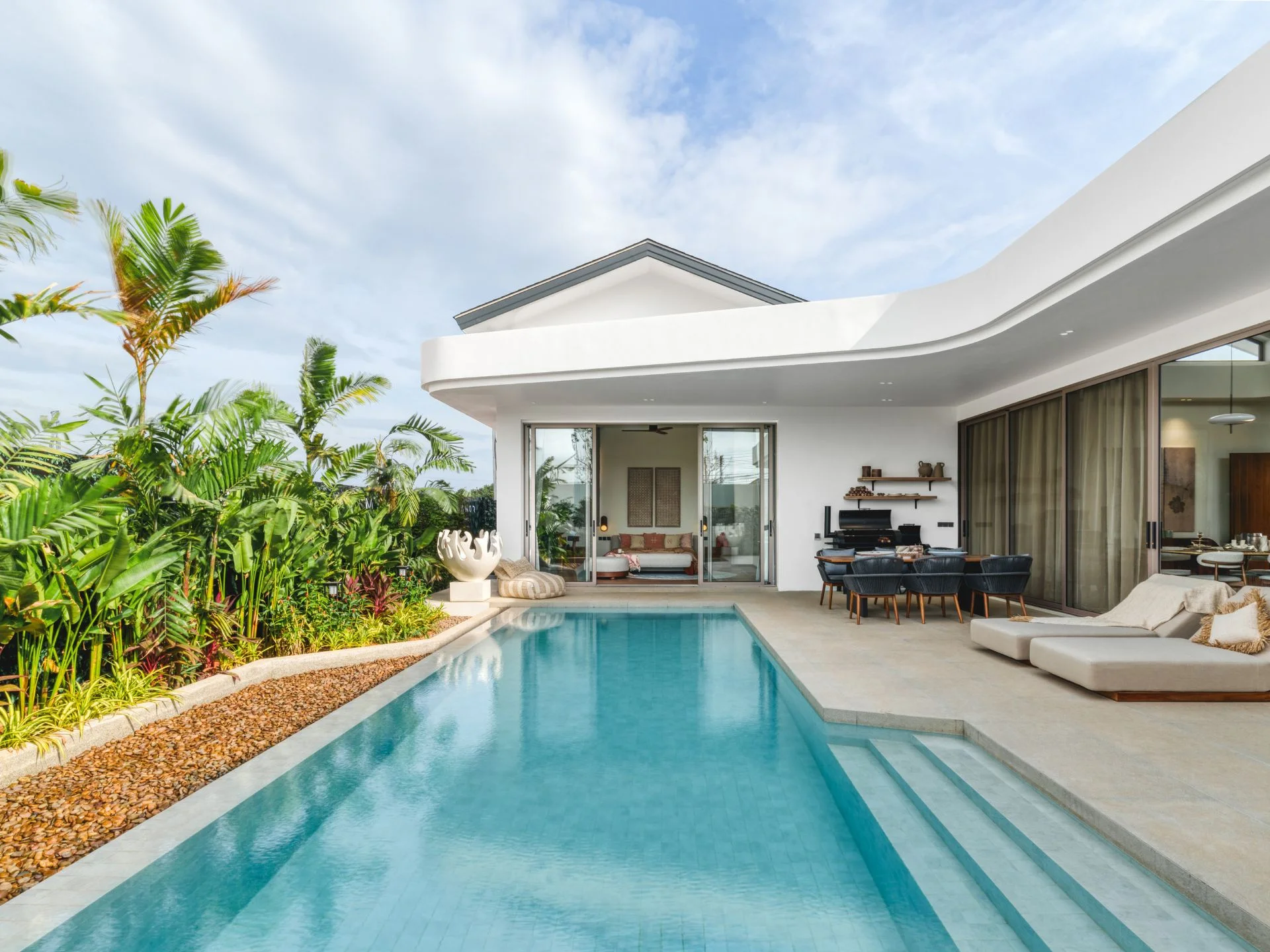 Частный бассейн и терраса в Manor Villas, Талан