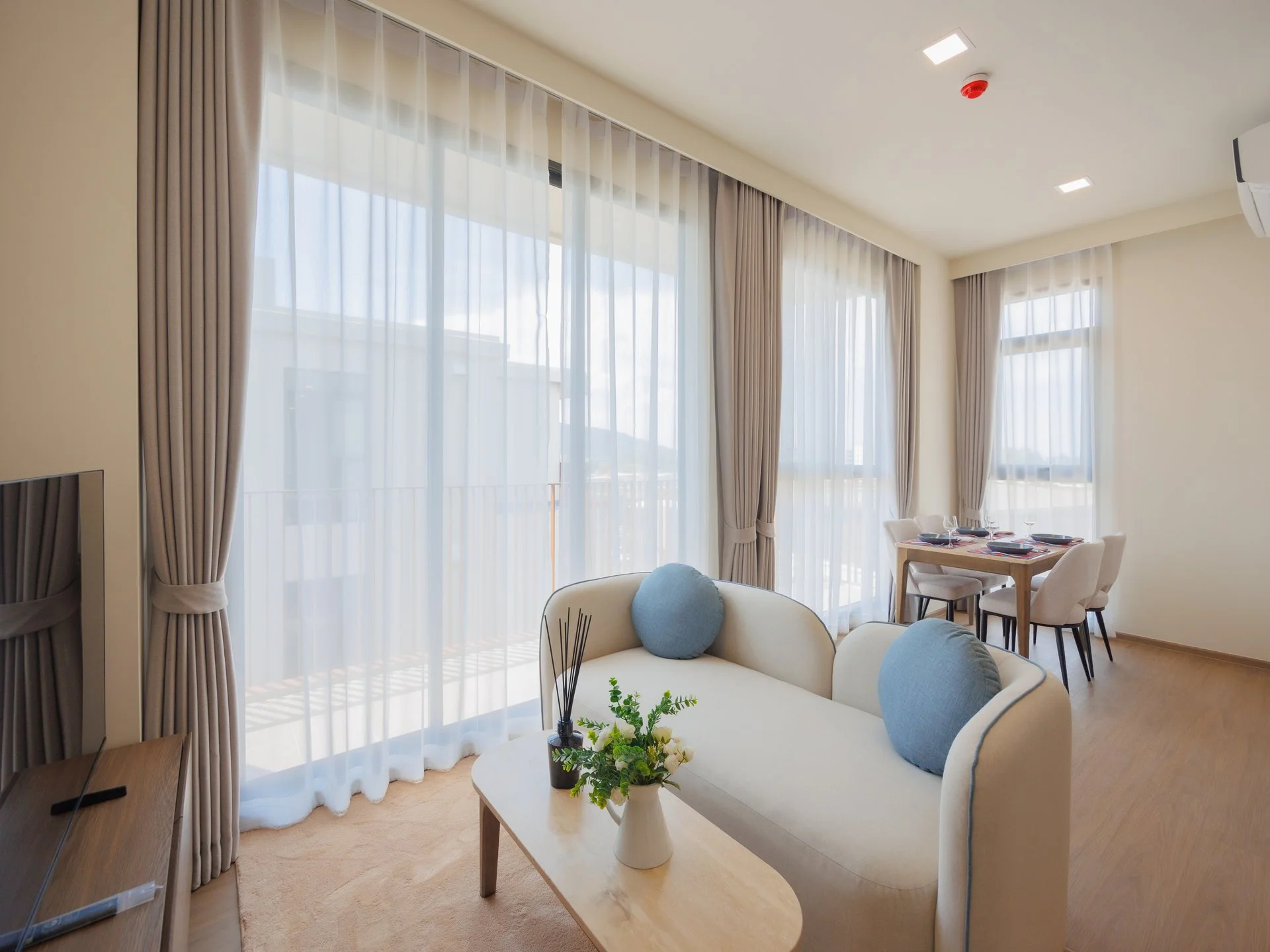 Wohnzimmer in 1-Zimmer-Wohnung im Canvas Cherngtalay, Chengthalay