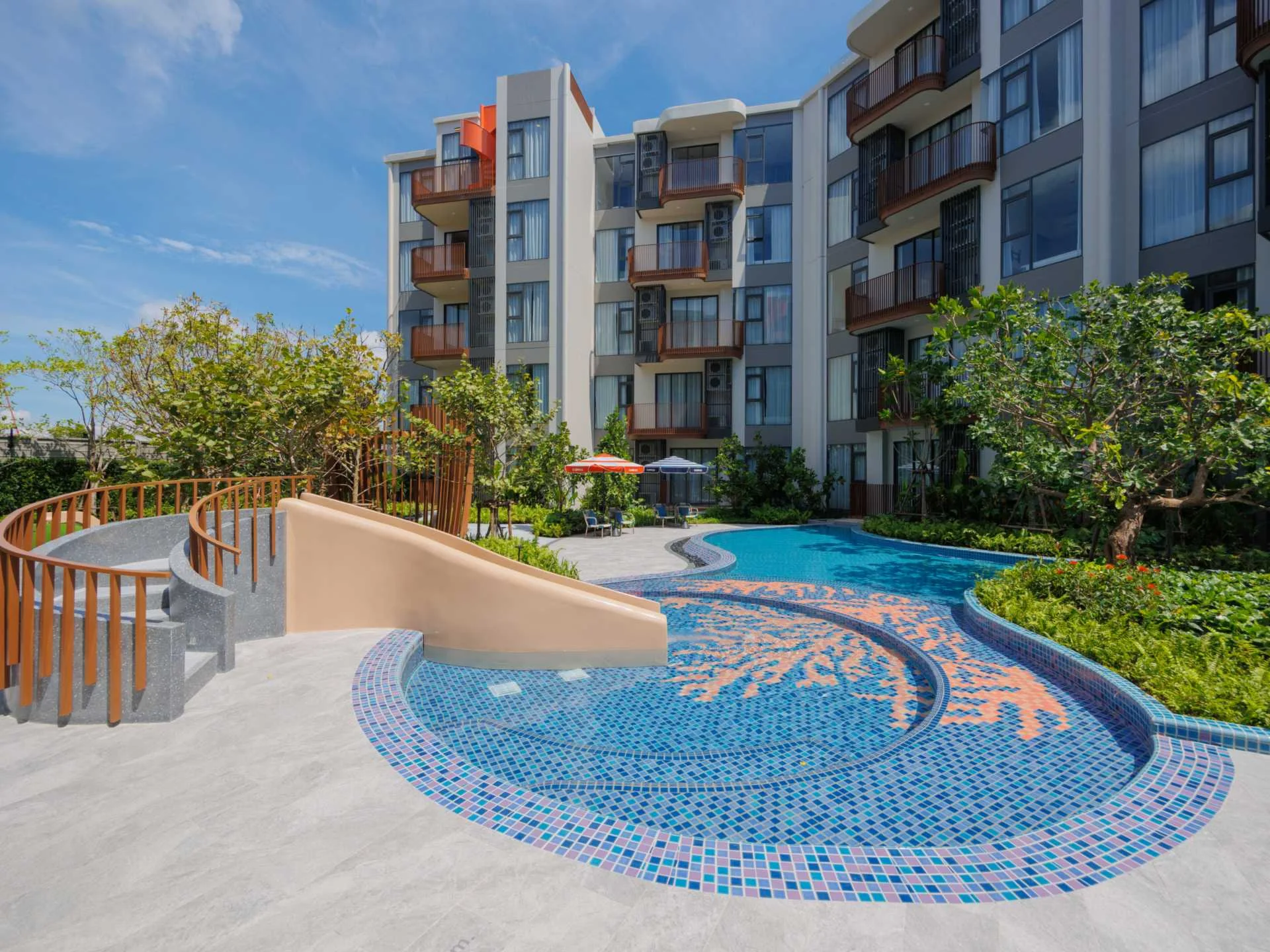 Swimmingpool und Kinderplanschbereich im Canvas Cherngtalay, Chengthalay