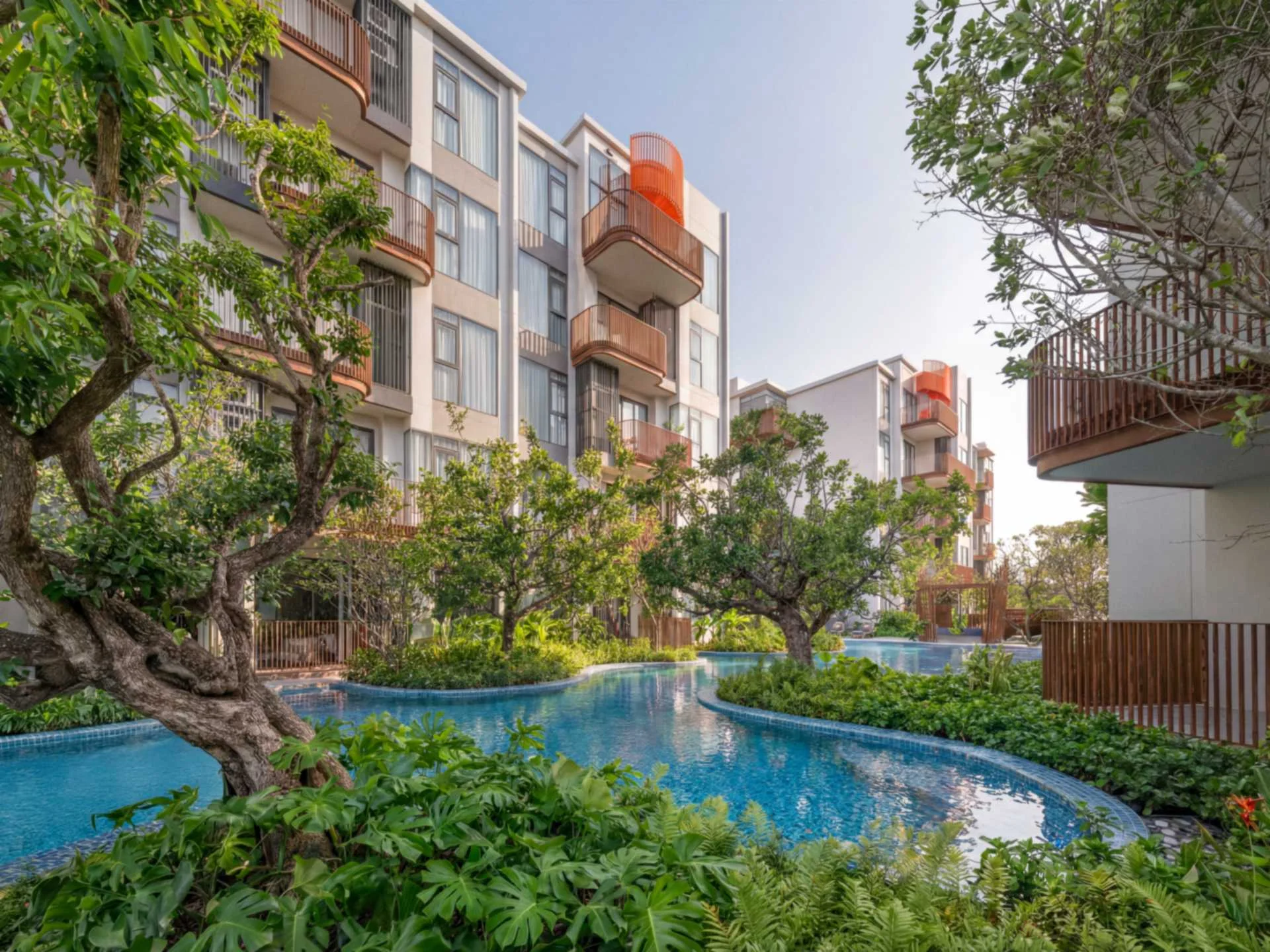 Swimmingpool mit angelegtem Garten in Canvas Cherngtalay, Cherng Talay